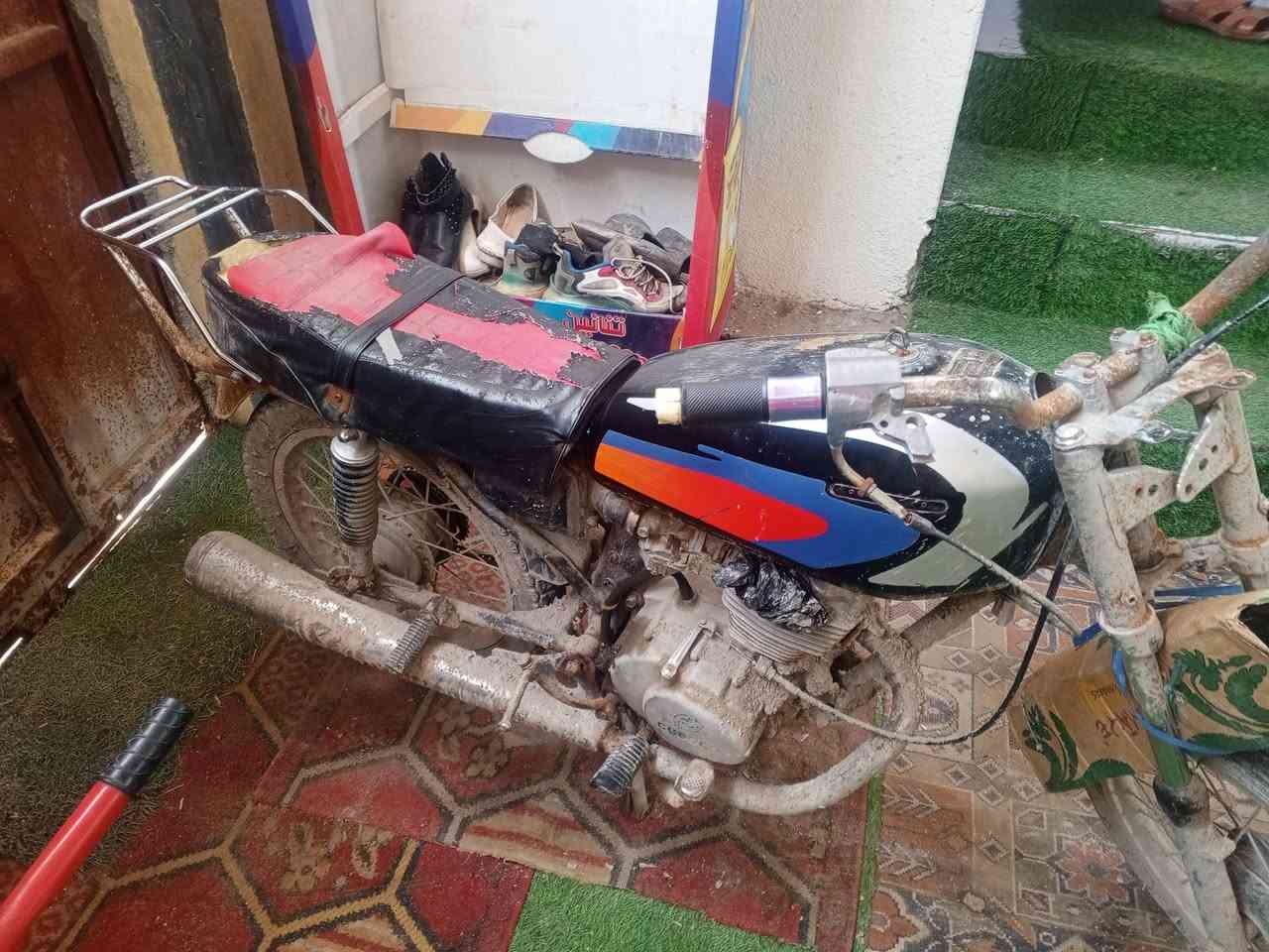 دراجة ايراني محرك نامة دراجة نضيفة بس مهمولة من ناحيت لغسل تجي وشوفها بعينك دراجة اوراق مكاني البصرة كرمة علي


**إذا كنت صاحب هذا الإعلان وتريد حذفه لأي سبب، رجاءا أرسل رسالة إلى الدعم الفني**