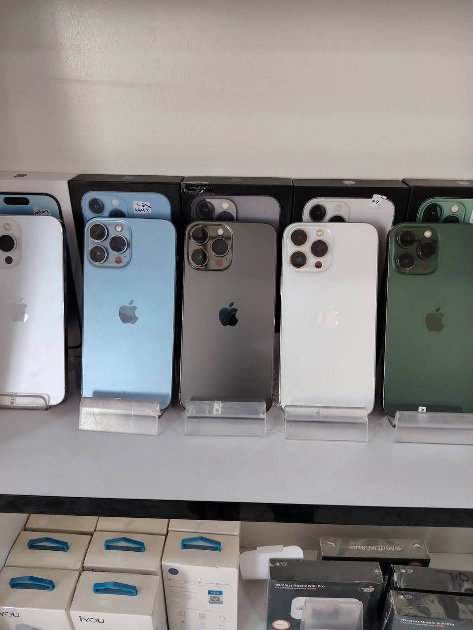 خاص من #مكتب_ومنصة_الشروق 
وصول وجبة جديده من أجهزة الآيفون📱📱📱📱
📱📱📱📱📱
 📟
13 برو ماكس نظافه 100 % 
مع لاصق شاشه وغلاف هديه وكيبل شركة الاصلي
بطاريه من86 الى 96
شرط الفحص ضمان امريكي 
متوفر جميع الالوان (زيتوني، بحري، ابيض،ذهبي،اسود) 
📟
12 برو ماكس بطاريه 97 نظيف جدا شرط لون بحري 
مع لاصق شاشه وغلاف هديه وكيبل شركة الاصلي
📟
11 برو  بطاريه 95 نظيف جدا لون تيتانيوم شرط الفحص 
11عادي بطارية 95
#متوفر جميع الاجهزة و رصيد كميات 📇📇
#البيع_نقدا_و_بالتقسيط 
استقطاع الكتروني ماستر كارد الرافدين حصراً 
#ملاحظة (نشتري جميع اجهزة الايفون المستخدم والجديد
السعر يكون بعد الفحص ايفونات من 11 الى 17 فقط) 

#موبايل ***********
#مكتب_ومنصة_الشروق 
اسديرة وسطى الثانية الفياض
