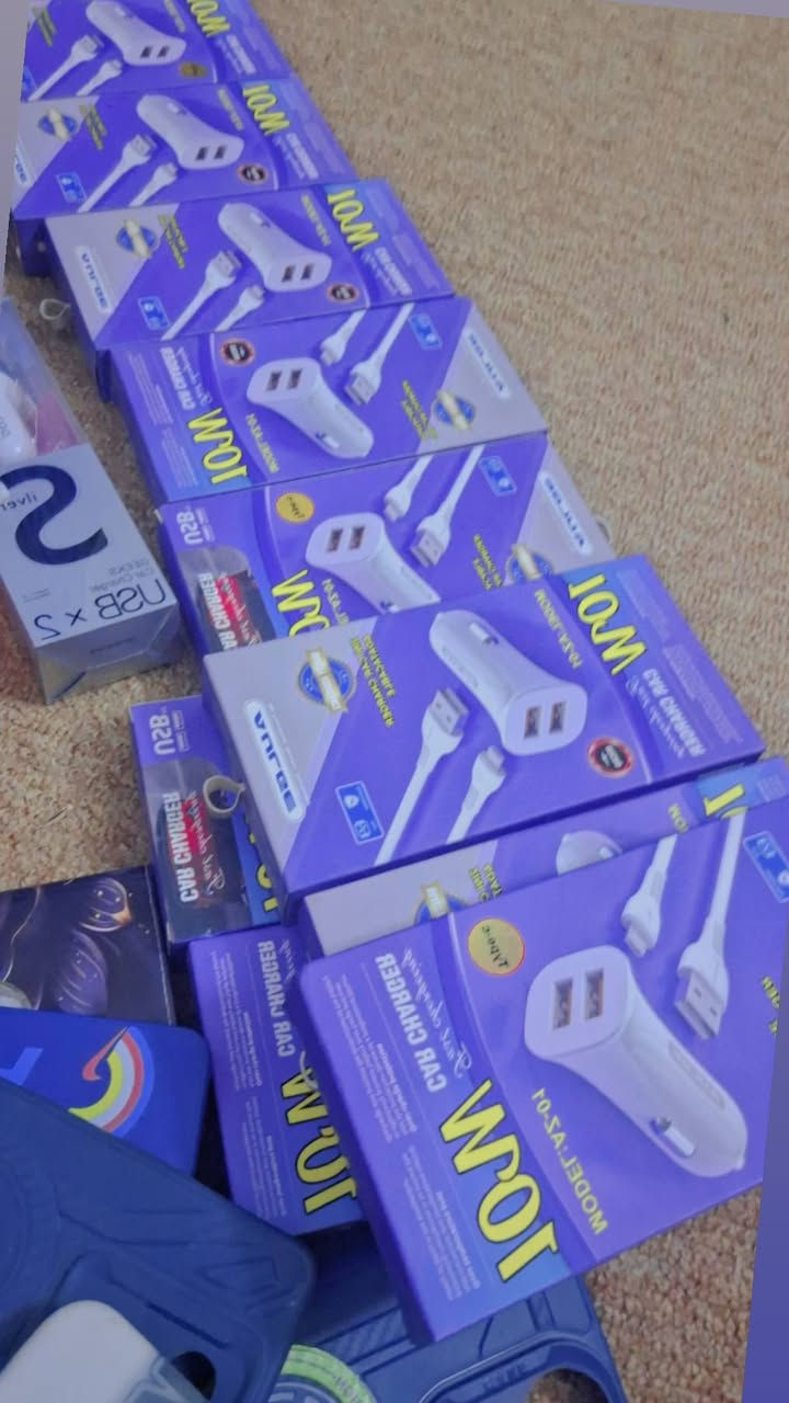 شلعه كفرات 65 كفر مشكل مع 11 قطعه شاحن سيارة 
السعر ٤٠ الف ويه توصيل لطلب ***********واتس اب
