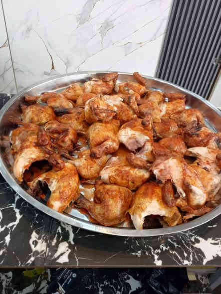 هلآ وسهلا بزبائننا الكرام مثل ما عودناكم على كلما هوه جديد يوجد لدينا دجاج ذبح عراقي على التمن ومرق وخبز ومقبلات وببسي كبير  السعر 10الاف يوجد لدينا خدمه توصيل  *********** مستعدون لتجهيز كافت المناسبات
