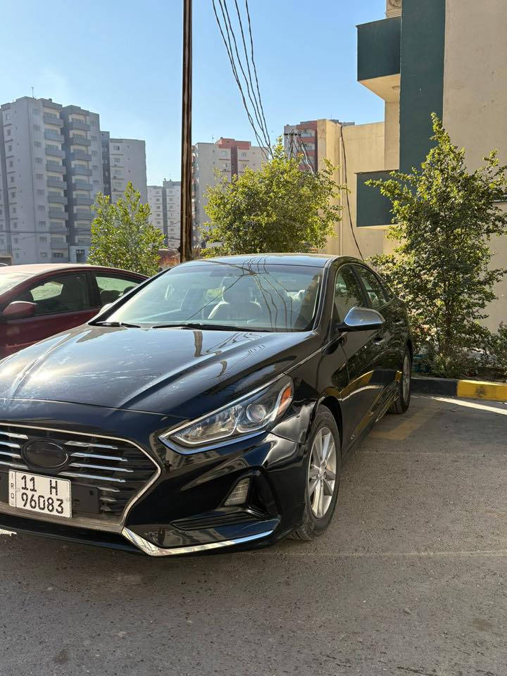 السلام عليكم سوناتا ٢٠١٨ وارد امريكي حادثه جاملغ اماي ايسر وجاملغ خلفي وباب خلفي نفس الجهى مبدل بلاد يعني سياره بيه قطعتين صبغ فقط والباقي كفاله محرك بلاد مامفتوح سياره نص مواصفات داخل بيجي المرغوب ماشيه ٩٧ الف ميل رقم وهزه جديد السعر ١٢٧ وبيه مجال مكان السياره بغداد ***********

