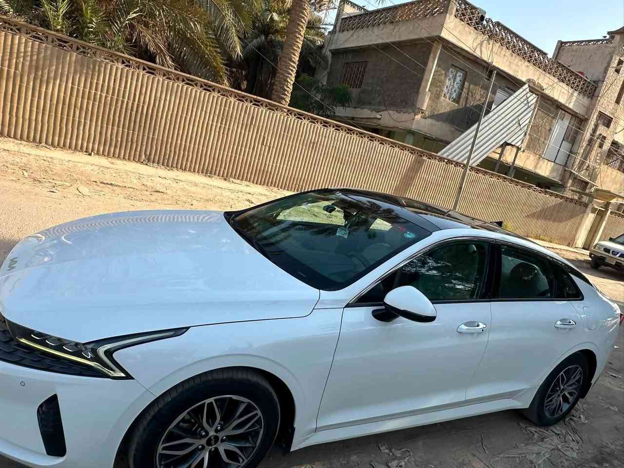 السلام عليكم
كي فايف خليجي 2023
ماشيه 80 الف
كفاله من كلشي بيه بس رصعة بلباب الصدر  موضحه باخر صورتين مقرب عليهن
فول موصفات NM
كشنات تدفئه 
بصمه 
بنوراما 
كشن كهرباء 
حساس امامي خلفي 
كامره رقم اربيل باسمي
مكاني حله 
السعر  وبي مجال بسيط 187

***********
