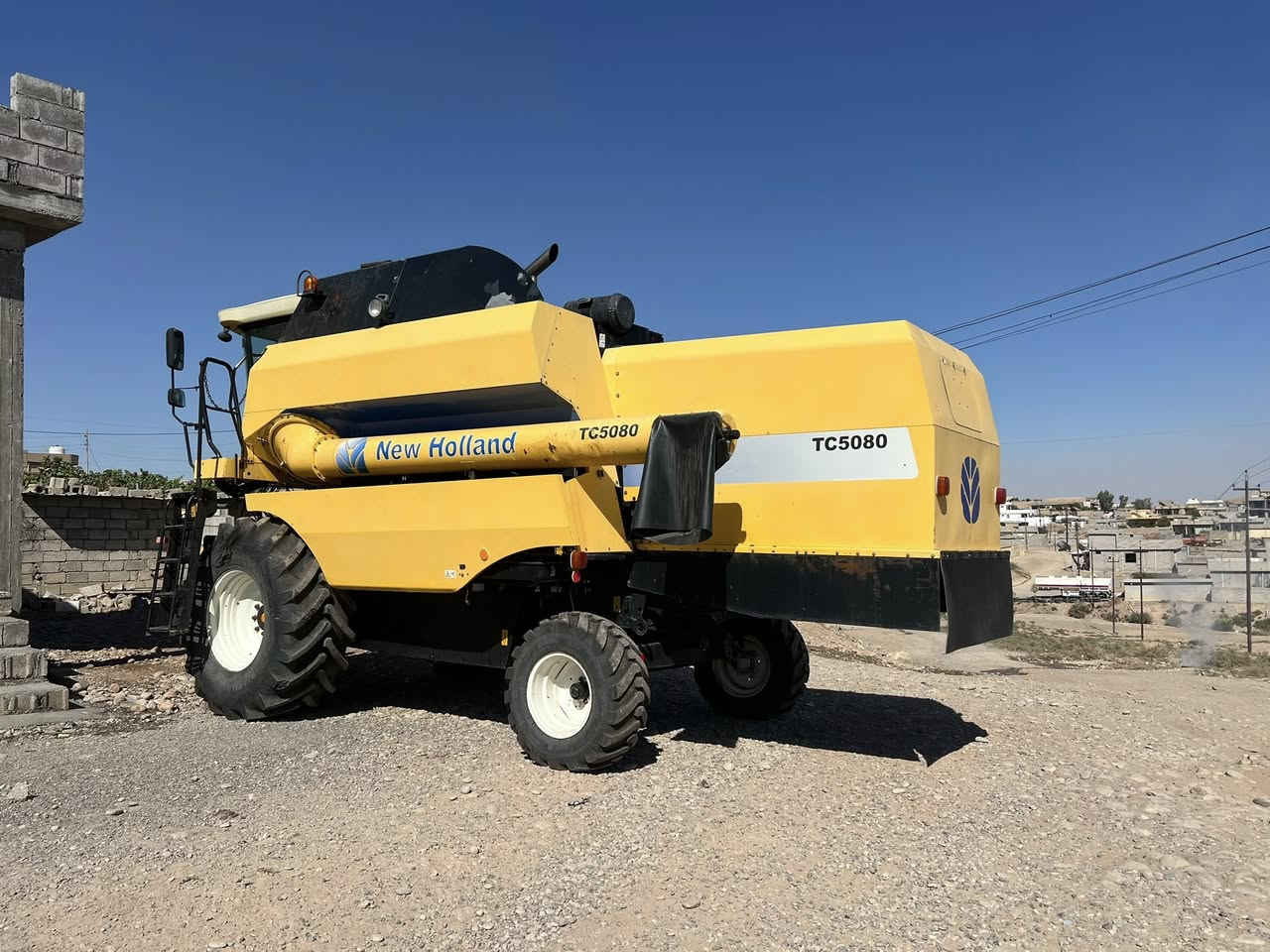 للبیع حاصودە5080مودیل2012  دبل درام طبلە قلاب طبلە٢٠فوت دبل کشن معمل کهرابای مکفول مدیواما ایداما کامل جاهز للحصاد اذا ما شرای لا تزعجنا 
عینوان قضاء بردرش ***********
