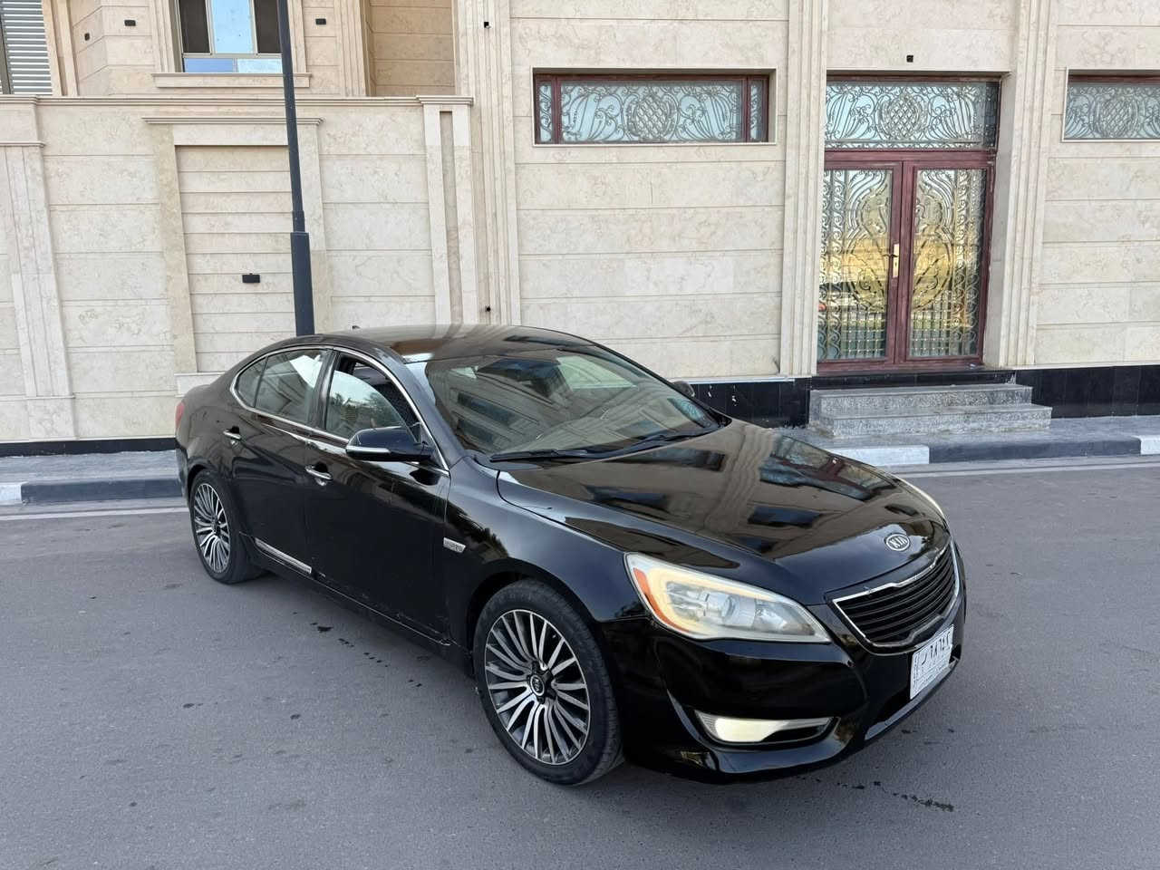 السلام عليكم سياره كادينزا للبيع موديل 2012 كير محرك مكفولات وارد كوري ما ينكفل من الصبغ السياره حلو البدي شوف العين السعر 80وبيها مجال  الشراي يتصل *********** خادم الكم
