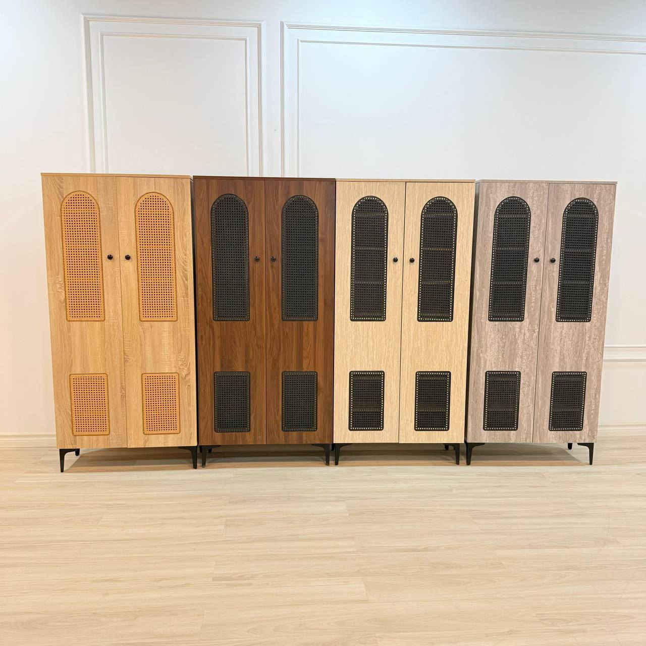 خزانه 2 باب 
ارتفاع 175 سم 
عرض 80 سم 
عمق 32 سم


**إذا كنت صاحب هذا الإعلان وتريد حذفه لأي سبب، رجاءا أرسل رسالة إلى الدعم الفني**