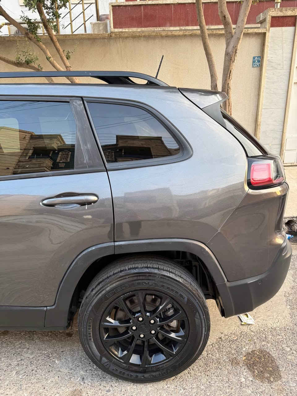 Jeep cherokee
موديل..٢٠٢٣
ماشي سيارة..٤٨,٠٠٠ ميل 
سياره وارد امريكي ٦ قطعه صبخ بدون دواخيل ارباگ سوكان و دشبول صبغ سياره ره قم كاتي سياره كلش حلو موصفات فول بدون پانؤراما 
💸💸💸114$💸💸💸
📲*********** أربيل, العراق
