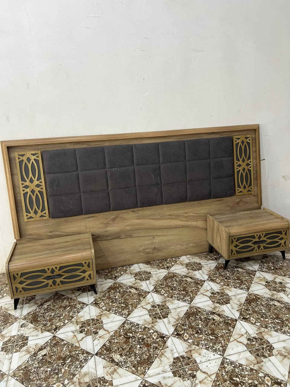 غرفه تركيه للبيع المكان سوك  المفرك وتساب ***********
