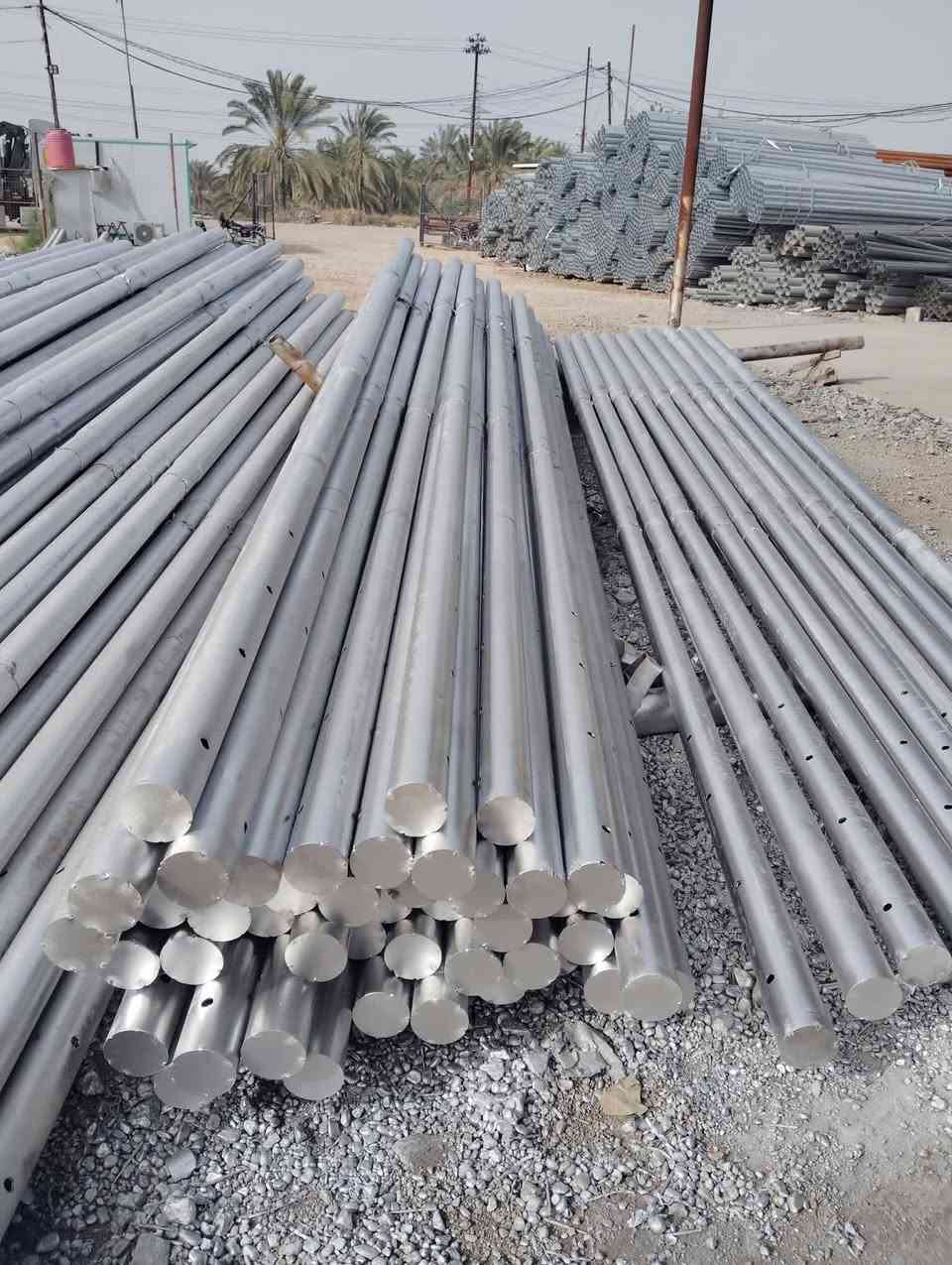 سلام عليكم تعلن شركة و معمل  بابل عن تجهيز اعمده كهرباء جميع لقياسات مغلون وصبغ ومشبك عالي واطي واسلاك ومحولات وعوازل عالي مع واطي للاستفسار الاتصال ***********
