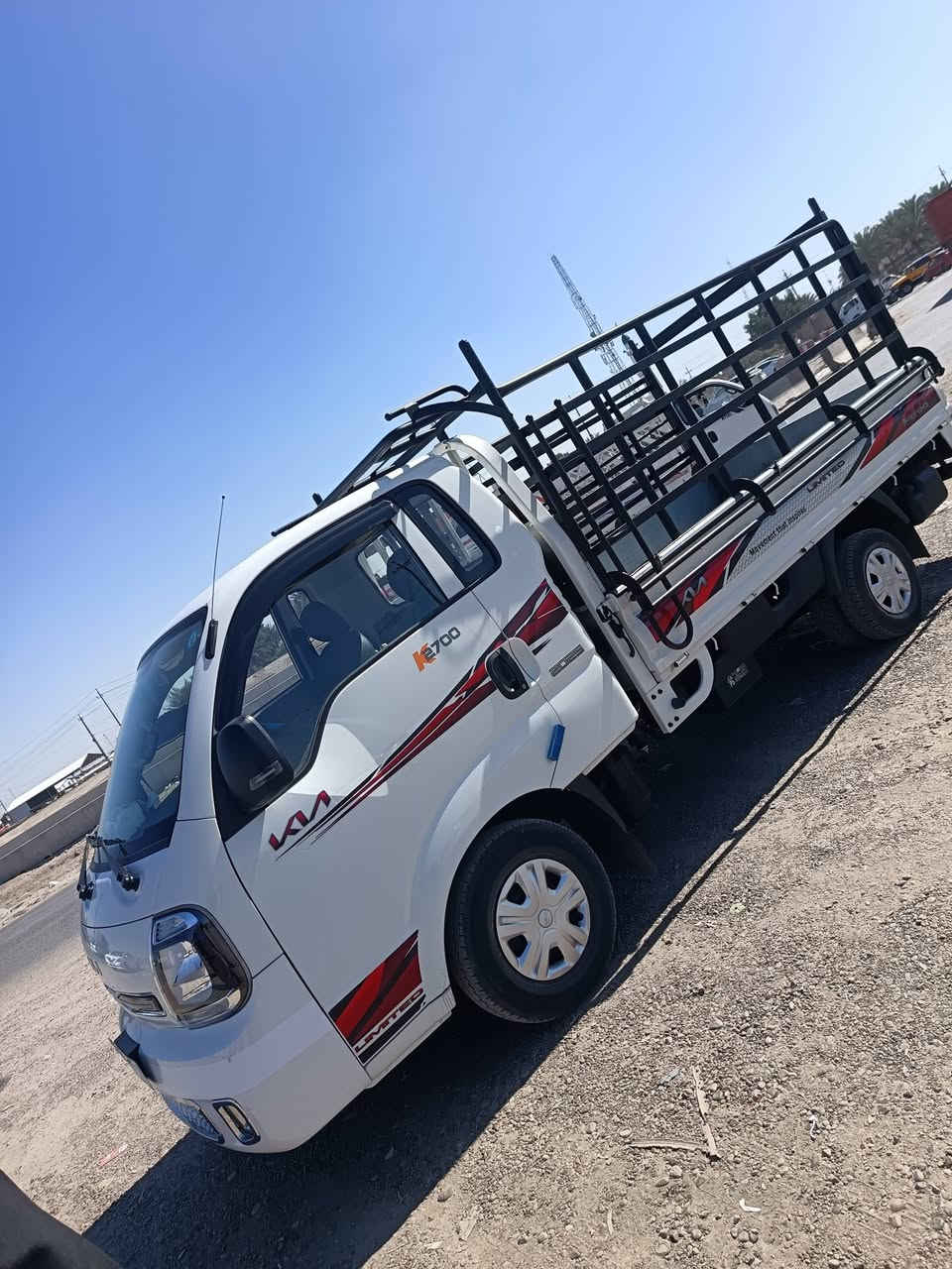 السلام عليكم كيه موديل 2025 ماشيه 25 الف الرقم ***********
