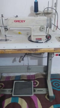 للبيع • تواصل خاص