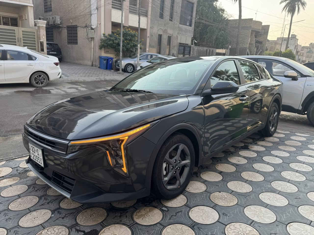 السلام عليكم 
كيا K4 الشكل الجديد كلياً موديل 25 ( وارد امريكي ) . 
ماشية 12 الف ميل فقط . 
حادث موضح بالصور ( بنيد صبغ بدون دواخل مكفولة ) + 4 قطع كلير امريكا . 
رقم اربيل جديد سنوية وهزة جديدة ( وكالة ، تحويل ) اللي يعجبك . 
مواصفات ( محرك 2000 دوش . بصمة تشغيل وابواب وصندوك ، تشغيل عن بعد ، شاشة ايباد كبيرة ، كاميرا خلفية ، ويل كب ، سايد بريك دكمة ، لد نهاري شمسي ، لايت 3 عدسات زنون بلادي ، بك لايت لد ، رادارات 360 ومانع توقف ، نقاط عمياء ، كروس سرعة ، مانع انزلاق ، تحديد مسار ، اوتو هولد ، نظامين قيادة ، وباقي مواصفات LX . المعروفة ) . 
حجر بشرط بلادي . جاهزة بدون اي نواقص وجديدة لا شخوط ولا رصعات ولا بارد . 
السعر / 165$  وبيها شي بسيط . 
مكان / بغداد . 
للاتصال / *********** .
