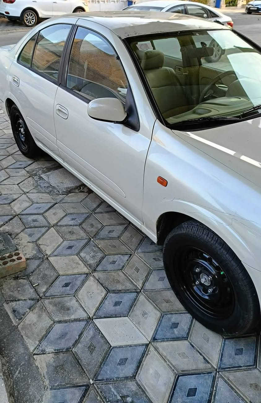 نيسان سني ياباني 2008
تخم تاير حدادية تبريد تدفه كهربائيات كله شغاله
مصبوغة حزام 
رقم بغداد انكليزي 
السعر89 وبيه مجال 
***********
