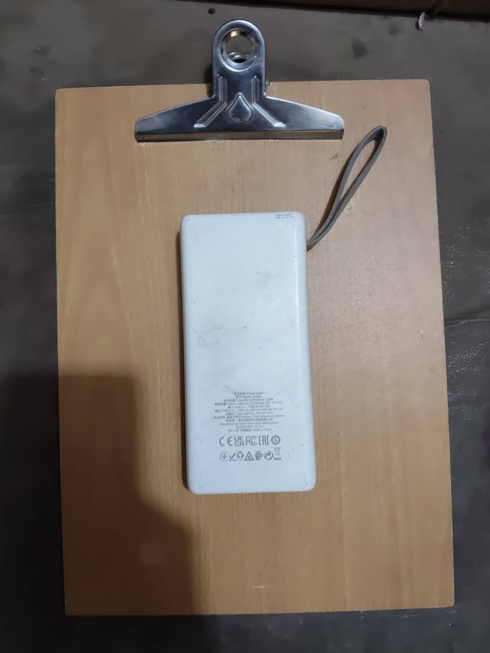 كل الغراض شلع ب 100 سعر اخو البلاش بدون عمله ب 100 الف بلاش تره بس مستعجل مطريات جدد عدد 2 سليب حجم جبير جديد عسكري دافي كلش يعادل 3بطانيات وخفيفيفبالشيل ونطاق وجفوف نص وجفوف كاملة ولثام نص ولثام كامل وفانيله وملابس داخلية جدد وحربه اصليه ماركه و شفقه دائريه سبانيه اصليه و شفقه مارنز اصليه ماركه امريكيه وشاحنه طوارئ بور بنك اصلي تشحن 3 موبايلات فول وكثر وساعهماركه اتصال تصوير سمكارت فلاش يشتغل فيديو تحدد موقع لمس ستديو تنربط على سماعات على حسابه على كلشي محزم عريض مريح مرتب وفيكه  وموبايل الف وميه شغال حلو فيكه انتيكه باب أول اصلي شغال ونواعم هم بعد وياهم ماحسبهن بفلوس بلاش واني كلهم ب 100 الف قفل قفل قفل مستعجل حيل على بيعتهن سعر اخو البلاش وبالعافيه اليشتري مكاني بغداد الحسينية بالبداية قرب مطعم الامير للشري يجي خاص او يتصل هذا رقمي ***********
