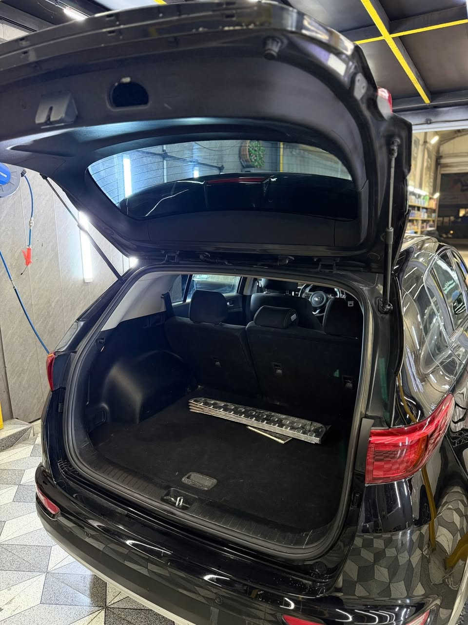 السلام عليكم
كيا سبورتج 2018  

محرك 2400 GDi

تبريد قطعتين

رقم بغداد جديد بأسمي 

***********

مكان السيارة بغدادشارع فلسطين

السعر 145 ورقه
