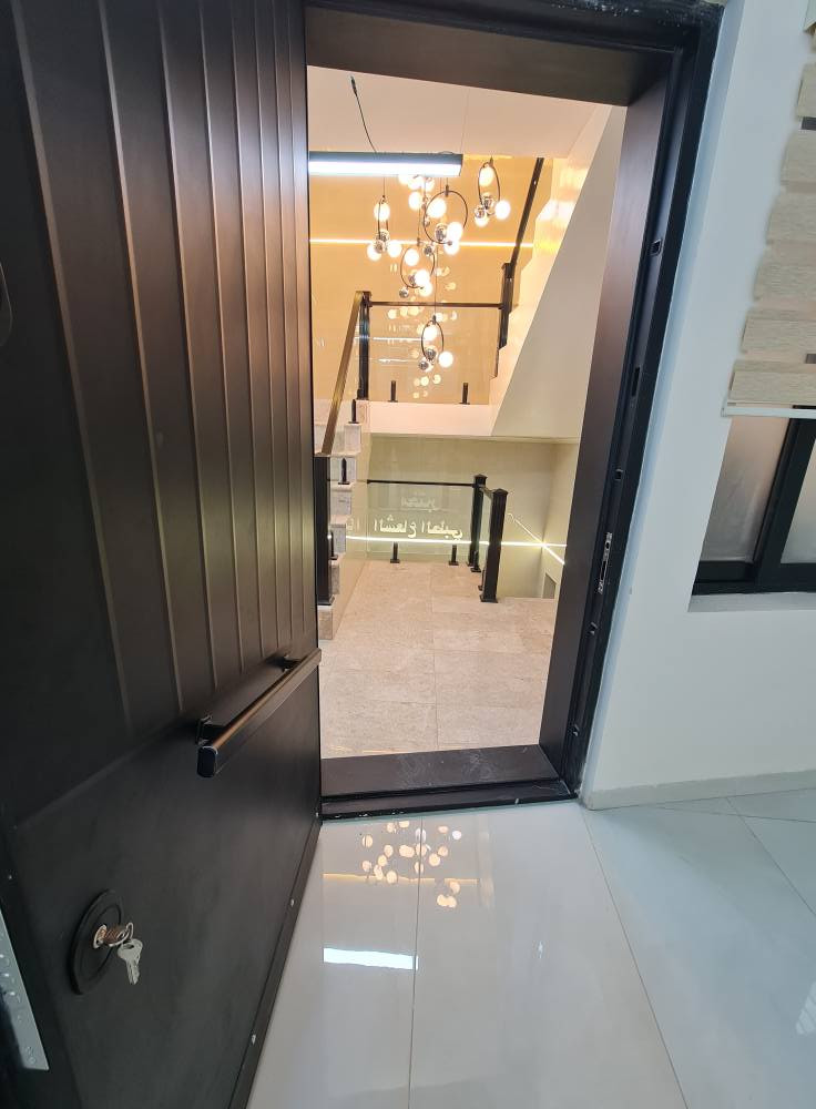 توجد عيادات طبية حديثة مجهزة في منطقة الحرية شارع العيادة الشعبية للأستفسار ع الرقم اتصال او واتس ***********
علمآ ان البناية تحتوي على
مختبر وصيدلية وطبيبة نسائية
