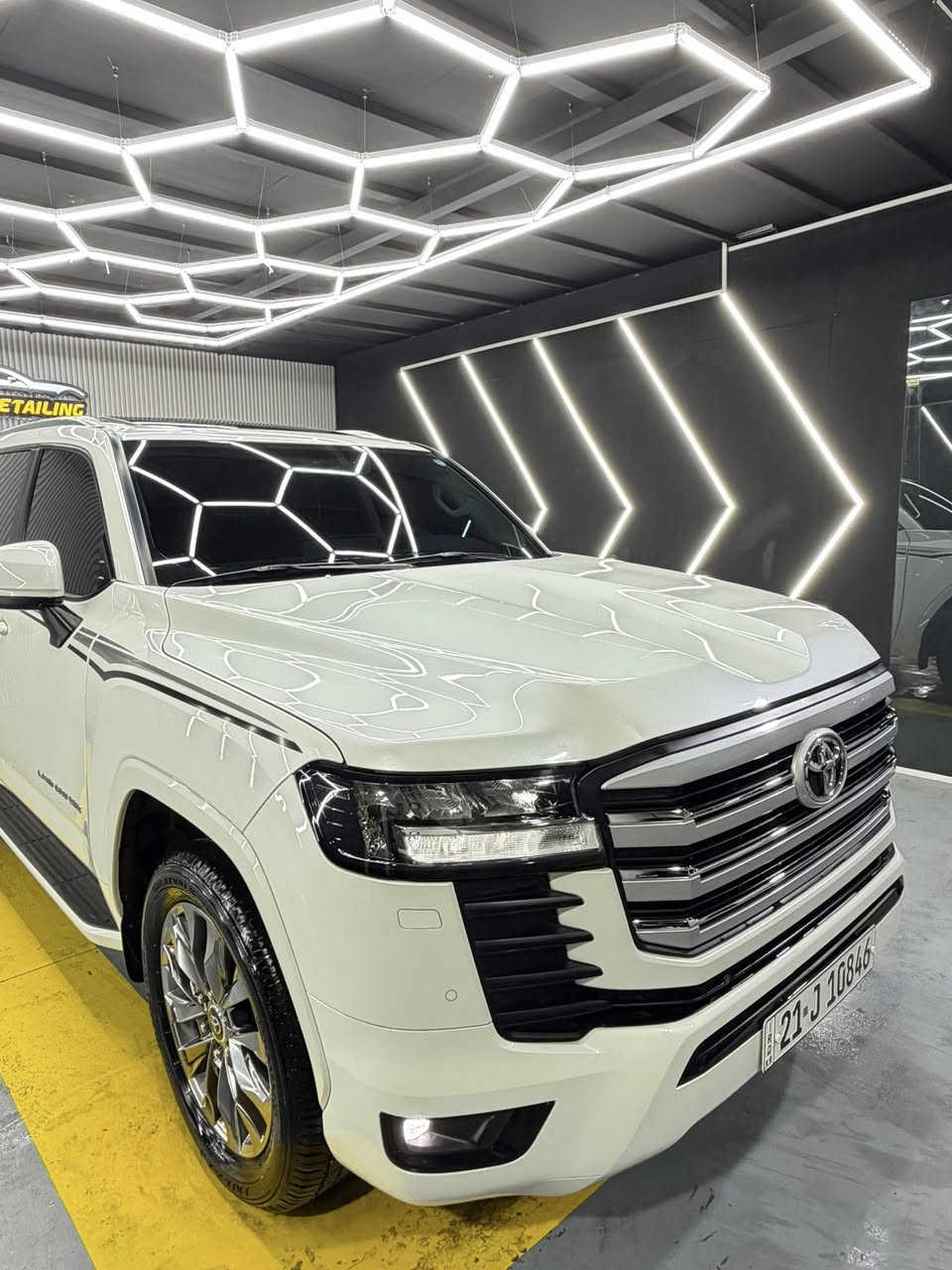 TOYOTA Land cruiser 2022/9/GXR
43,000 KM📦
موصفات ليميتد. ‏تنفس طبيعي  
‎🔻ارخص سعر بكل العراق
‎‏ 
‎‏‎سنة الصنع: 2022
‎‏‎ضمان شركة SAS
‎كل غراض بلادي موجود
‎" كاميرا 
‎ماشييه  ٤٣  الف  كم 
‎‏‎المواصفات :
‎- محرك 6 سلندر  
‎‏‎- فتحة سقف ( سلايد ) 
‎-٣ شاشات 
‎- شاشات ترفيه خلفية
‎‏‎- مقاعد جلد 
‎‏‎- مقاعد كهربائية 
‎- مقاعد امامية تبريد 
‎- ⁠تبريد وتدفئة امامي خلفي 
‎‏‎- بصمة الابواب 
‎‏‎- صندوق كهربائي
‎‏‎- مصابيح LED و زينون
‎-7 راكب 
‎-شحن واير ليس 
‎-حساس امامي خلفي 
‎‏‎- حجم العجلات 20 inch 
‎مكفول كفاله عام كلشي مابيها بل باكيت

‎مكفولة كفالة عامة من الدعامية إلى الدعامية
‎‏‎ بدون صبخ .بدون بارد  ،بدون رصعات ،بدون حتى شخط
‎‏‎دعاميات هم بدون صبغ ،رمل مابي ،لحية بدون صبخ ..بقية كلها بشرط

‎محرك كير بشرط مامفتوح
‎‏‎سيارة حيل نظيفة كلشي عل بلاد لوك
‎‏‎سنوية زنكة كلشي جديد مدفوع لـ2029
‎‏‎باسمي السنوية بشرط تحويل و خرامة 
‎‏‎سيارة مابيـها دينار مصرف كامل من كل نواحي
‎رقم شيمالي 

‎نفسي يوم /تحويل و وكالة حاظر 
‎مكانك /داخل سليماني

- ⁠***********📞
‎السعر 634
