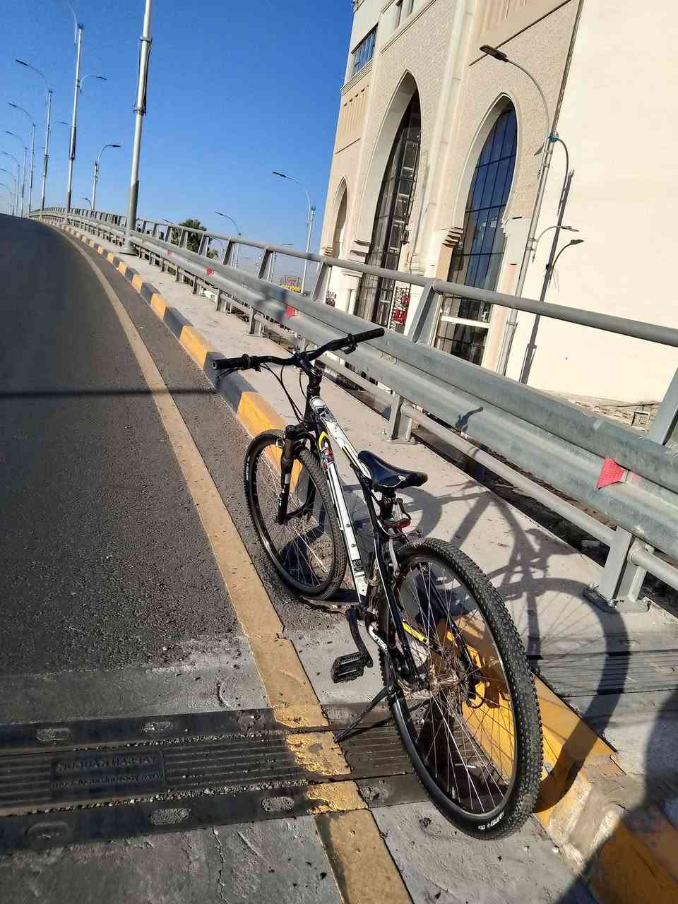 السلام عليكم ورحمة الله وبركاته
شباب دراجة GT أمريكي للبيع

النضافة 75%

سستم Shimano

البايسكل كلة مختم GT

بي شوي اعطال سهلة

السعر:125

المكان : الموصل


**إذا كنت صاحب هذا الإعلان وتريد حذفه لأي سبب، رجاءا أرسل رسالة إلى الدعم الفني**