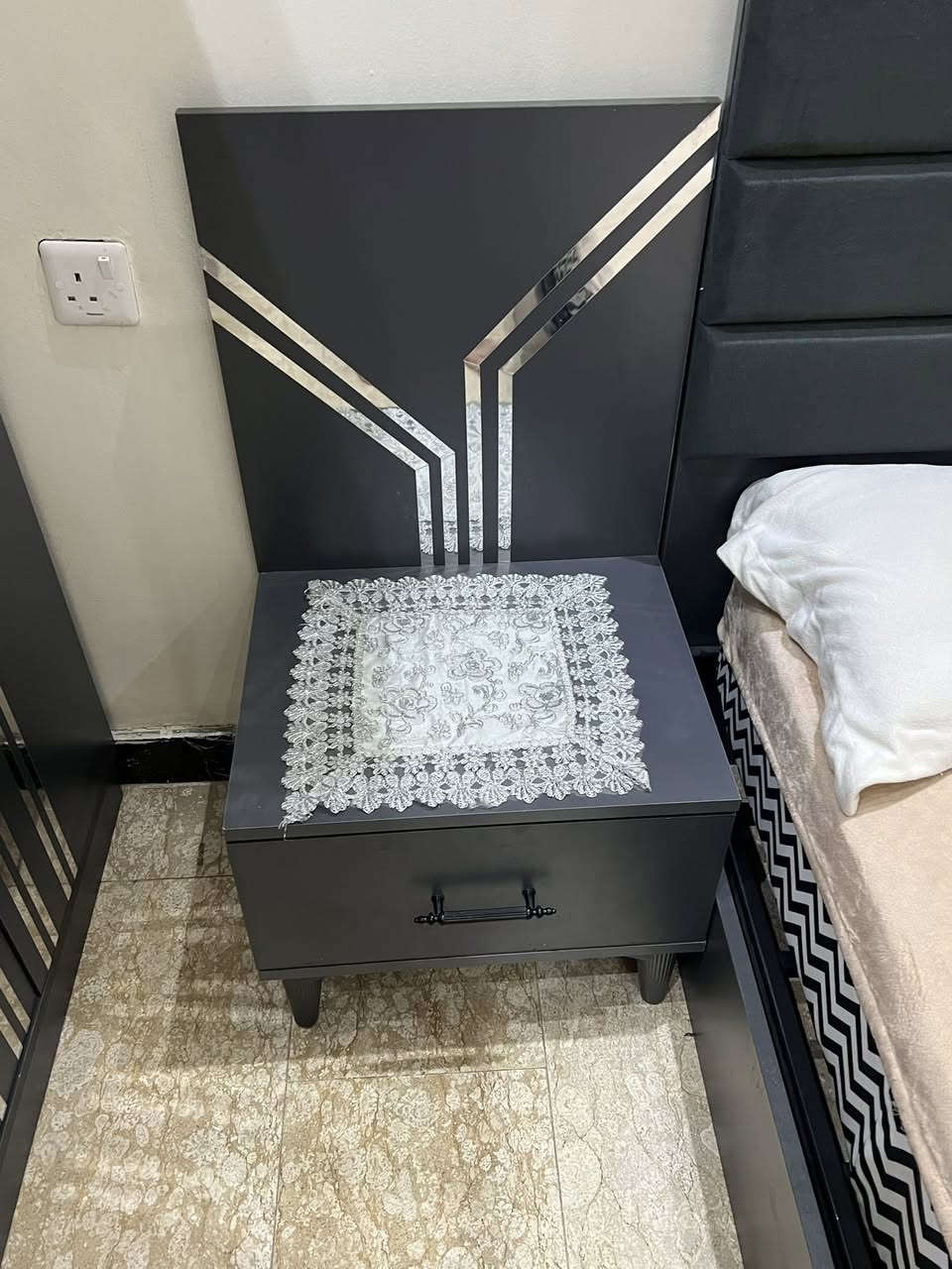 الحالة: نظيفة جدًا – استعمال خفيف

السعر: 550 ألف

المكان: بغداد

الغرفة بحالة ممتازة جداً 

للتواصل ***********

ا
