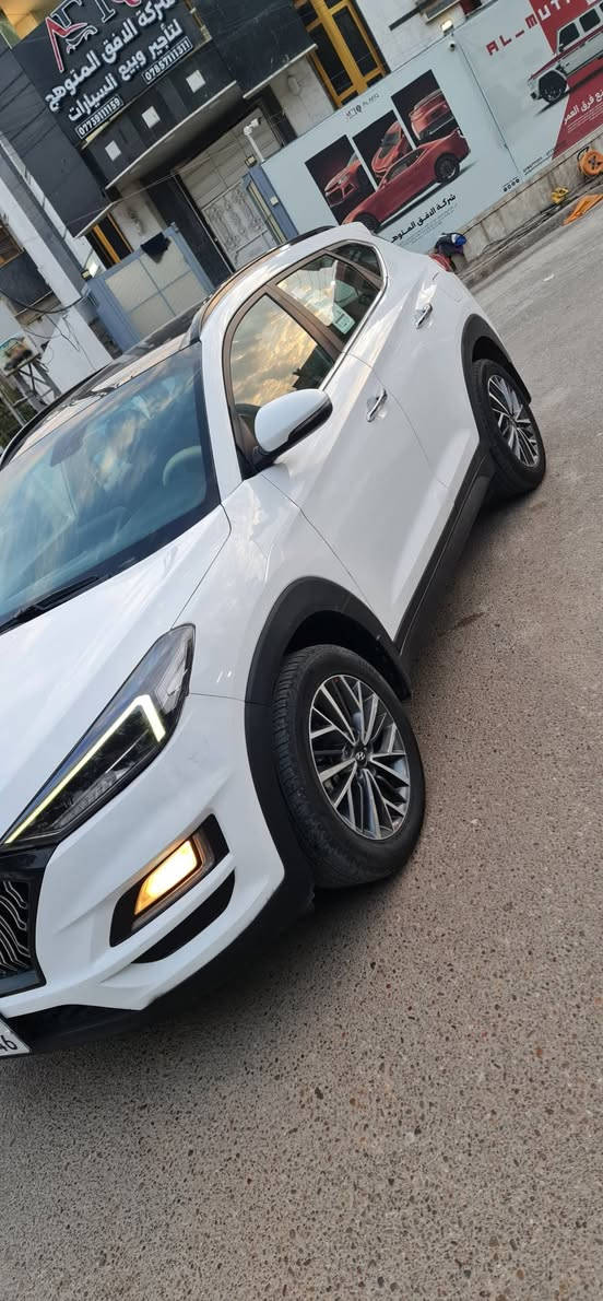 السلام عليكم ❤️
توسان  2019. كوري اصلي  / الكاصد
 ماشية 63 وشرط لفحص
  ((((سيارة كلش جديدة ))) 

سيارة كفالة عامة حتة دعاميات مكفولة  فقط بارد وتكحيل 
بصمة الكاصد خمس عدسات 
كامره خلفيه فول مواصفات
محرك 2000
فول تحكم ستيرن
بكلات لد نهاري 
سايد ابريك رجل
وتخم تاير و المري كهربائي
سياره مكفوله كفاله عامه من الدعاميه للدعاميه فقط بارد وتكحيل مكانين
مكاني بغداد بغداد الكرخ سيارة وبلعافية عل ياخذهة
 السعر   200$

مكاني بغداد🏨🏨
***********
