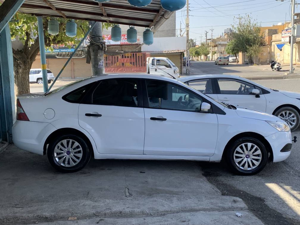 Ford Focus 2011
فۆرد فۆکس 2011 نیڤا سەیارەکە ٥ پارچەی بۆیاخە بێ داخلی و لێدراوی گێر ئۆتۆماتیک عادی ڕەقەم سەنەوی تازەیە تا 2030 تەحویل وەکالەت بە شەرت 
گێڕو مەکینە تەبرید بەشەرت
 دینار مەسرەفی تیا نییە
 چوار تایە و پاتری ڕۆنی نوێیە 
کارەبای هەمووی بە شەرت
ئاوێنە ئیشارەت 
تەبرید و گەرمی زۆر باش 
پێش دوای تازە داگیراوە شاشە و کامێرای بیلادی بۆ بەسراوە
سەیارەکە تا بڵێێ جوان و نمونەیە 
تەحویل وەکالەت خرامە بە شەرت 
شوێن سلێمانی ناو شار 
سعر 74 معامەلەیەکی کەم   
سلێمانی ڕەقەم تەلەفون *********** السليمانية, العراق
