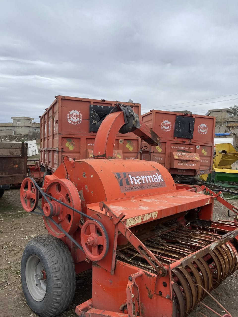 للبيع دكاكه هارماك موديل 2017 و2عربانه درميش
نضيف جاهز عل شغل  
مكان قظاء برده رش  رقم موبايل 
*********** بي وتساب
***********
