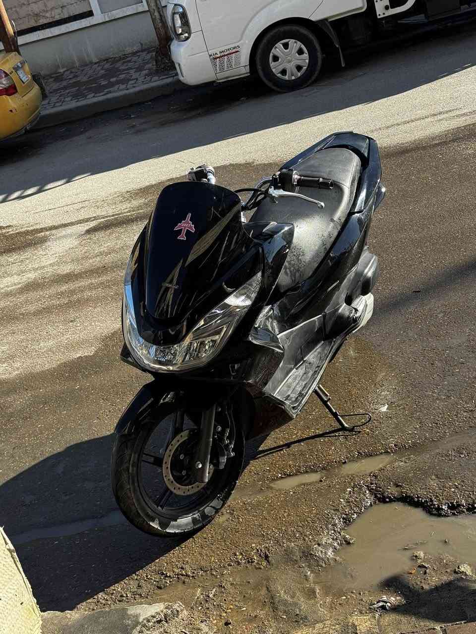 سلام عليكم دراجه بس سي اكس جيل الثاني وبيه نقص ستان تعليك ودكمه مال هورن قبغ جكمجه وشويه مكسور من جنح الخلفي طايره وصله زغيره يعني متاثر وسعرها 10 وبيها مجال 15 الف ماشيه  الاتصال ***********موقع بغداد الكريعات
