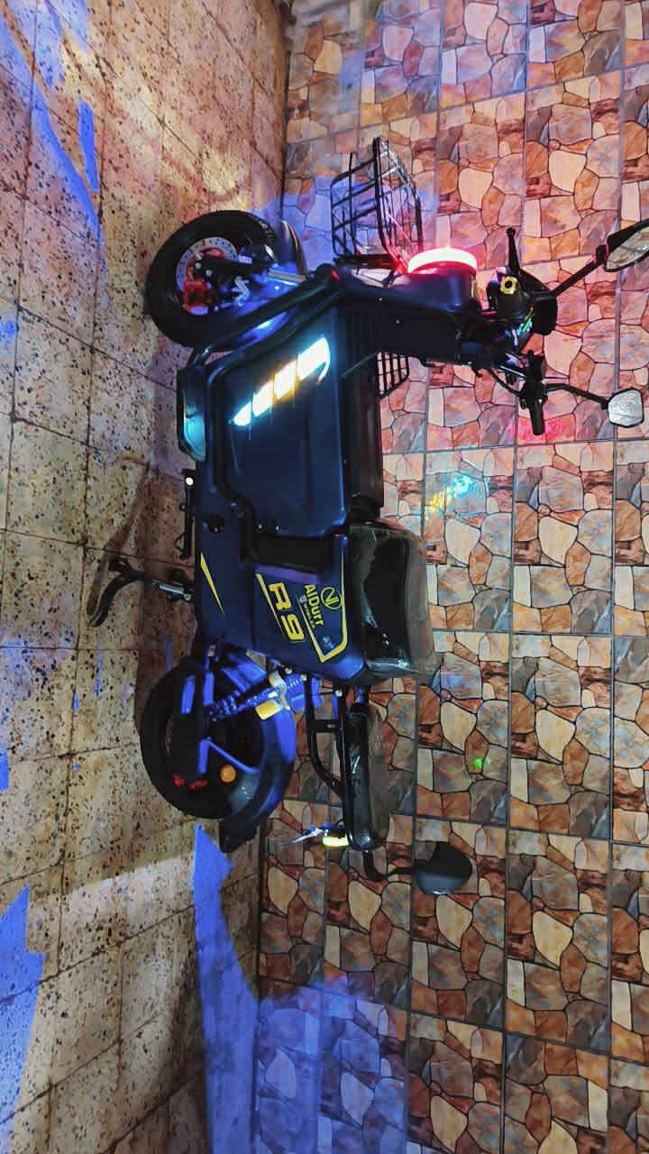 #ماطور_شحن_صندوق_R9_2025 للبيع   👉
اضائة ليد RGB الوان 👉
الون ازرق مطعم ببنفسجي ونيلي المرغوب
6 بطاريات شرط اصليات
حجم الملف 2000 👉
دبل سويج ودبل كارت تشغيل ع شاشة وتشغيل عن بعد وتشغيل بميزة NFC بالموبايل 👉
رجوع للخلف
حساسات دبل اشارة واشارة يمين ويسار
4 سرعات 👉
دبلات شرط شغالة 
ماناقصة ايشي كله شغال شرط 
كلشي موضح بالفديو والصور كدام عينك
مستخدم شهرين فقط الله شاهد عليا 
السعر 750 وبي مجال 👉 بسيط 
موصل حي النور  👉


**إذا كنت صاحب هذا الإعلان وتريد حذفه لأي سبب، رجاءا أرسل رسالة إلى الدعم الفني**