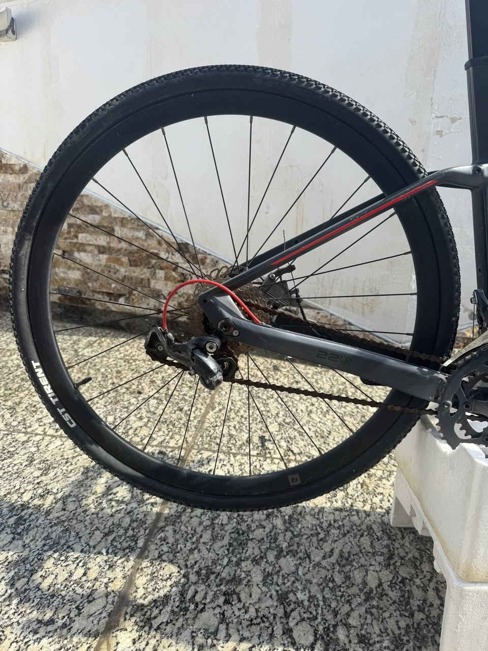 سلام عليكم بايسكل نوع بينلي إيطالي المصنع فول كاربون من شركة عجلة الخليج لون مميز مكينة 3امامي خلفي 9 عكرب شيمانو كيورة كلهن شغالة وزن خفيف كلش لان كاربون بالكامل نضافتة 90/100  الوايرات كلهة دفن وعلية تغليف ppf والسعر مليون ومية 1100 وبي مجال


**إذا كنت صاحب هذا الإعلان وتريد حذفه لأي سبب، رجاءا أرسل رسالة إلى الدعم الفني**