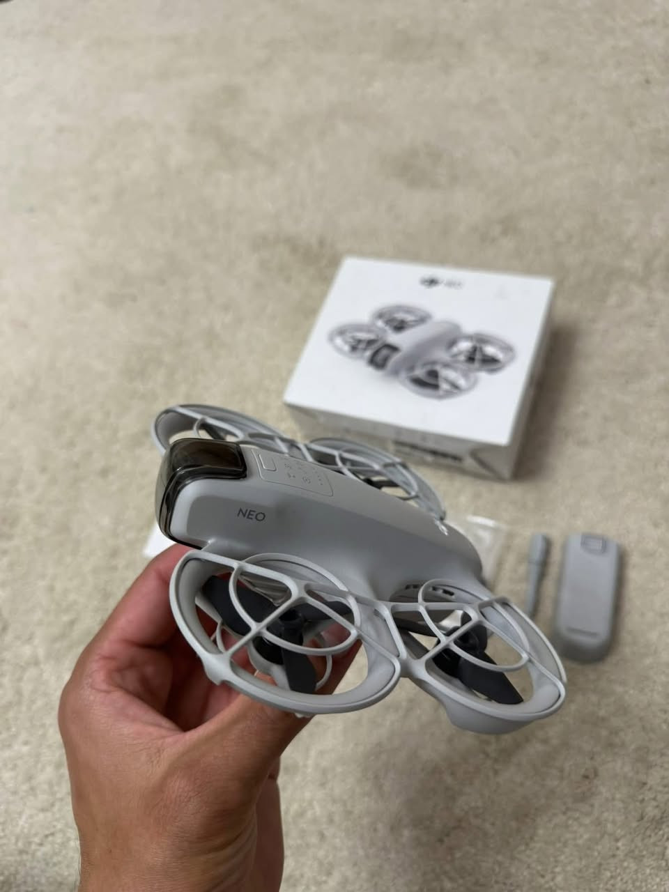 درون  Dji neo  سنكل فتح كارتونه وطايره فقط 4 مرات
نظافة 100‎%‎كلش نظيفه مابيها اي شي فقط فتح كارتون وماصار هواي فقط طارت 4 مرات للتجربه هم مو مستمره

الملحقات الي وياها الاصليه الي تجي وياها 

ريش عدد 2 

درنفيس الصغير 

وكيبل شحن 

والبطارية 

والكارتونه

مكان بغداد
سعر 480

***********
