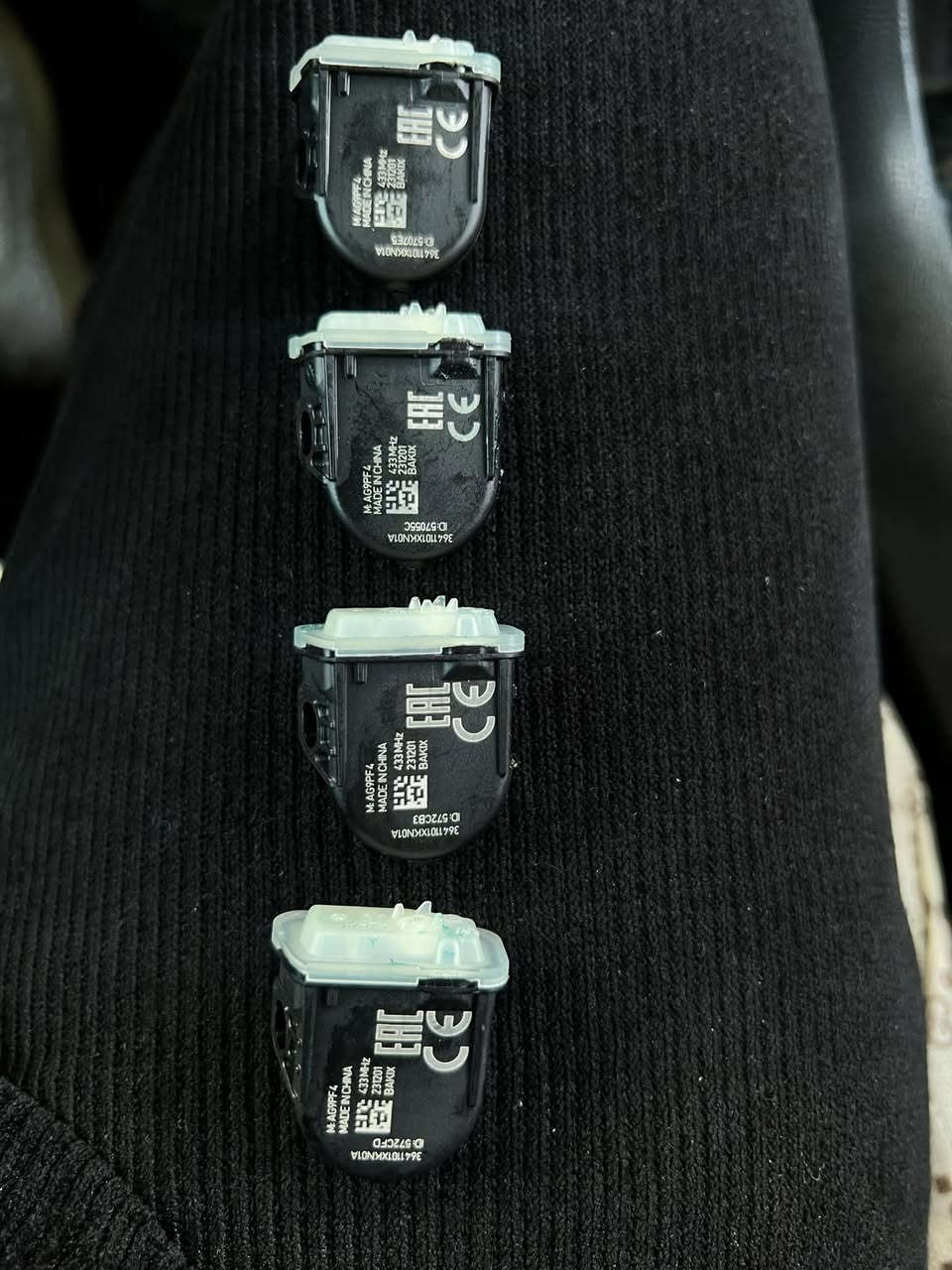 شباب عندي اغراض tank 300 زيرو
لايتات وتايرات مع الويلات وبك لايتات ودعاميات وبنيد وجاملقات وصدر وغلاف سبير وبعد هواي امور 

بالكارتون واصليات مال شركة

***********
