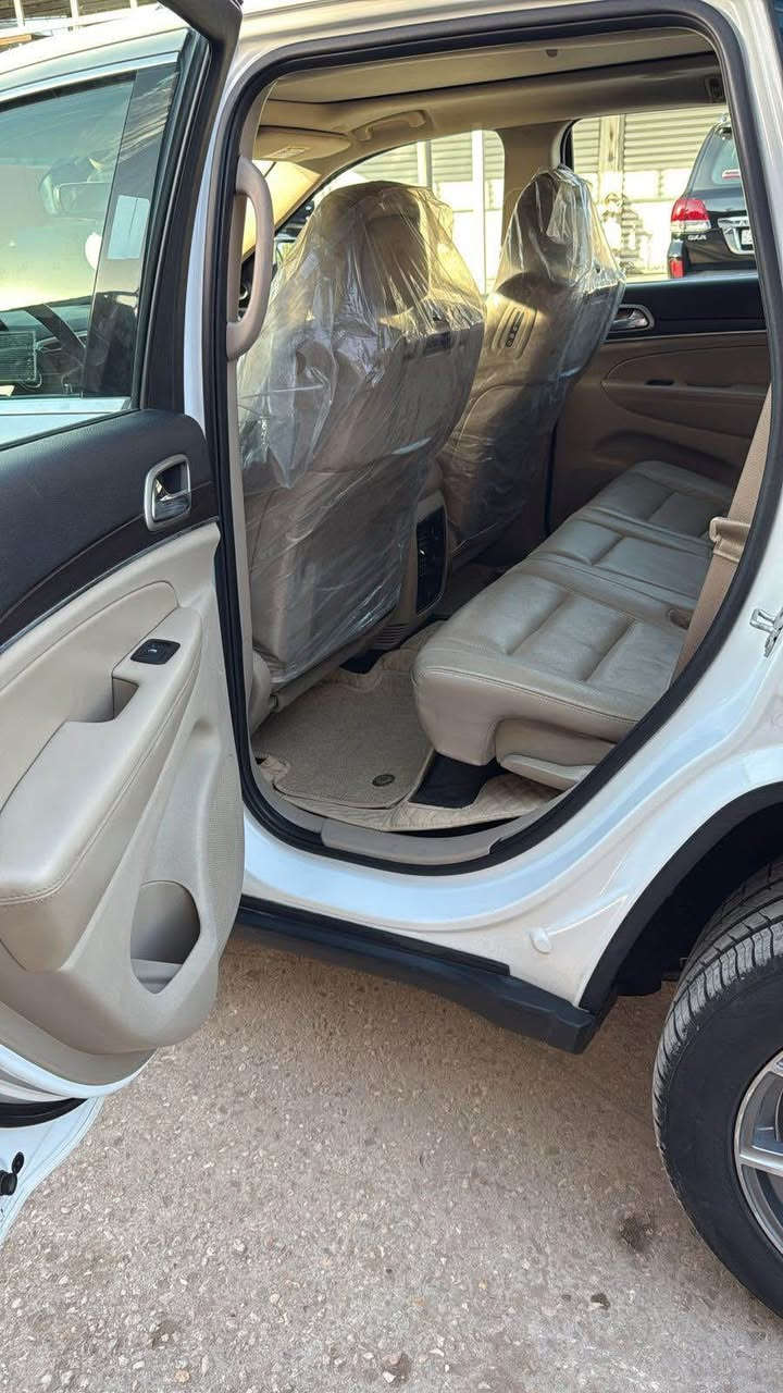 جيب كراند شيروكي لمتدد 2017 خليجية
 
المواصفات : _
_ السياره مكفولة من الدعامية الدعامية
_ ماشيه ١٣٠ ألف كيلو فقط
_ مواصفات ١/١ 
_ ٦ سلندر محرك ( ٣٦٠٠ ) 
_ بصمة 
_ بانوراما 
_ كراسي جلد اصلي بيجي 
_ كراسي ثنين كهرباء 
_ كراسي تدفئة وتبريد
_ كراسي خزن ميموري 
_ شاشة عرض الأعطال 
_ صندوق كهرباء
_ ستيرن كهرباء 
_ ستيرن تدفئة 
_ شفتات كير بالاستيرن 
_ نظام تزحلق 
_ تشغيل عن بعد 
_ نظام اوتو بريك عند الرجوع للخلف 
_ فور ويل 
_ متعدد أنظمة القياده ( ثلجي ، رمالي ، طيني ، صخري ) 
_ دبل كير عادي أوتوماتيك 
_ نظام سبورت دكمه 
_ نظام اقتصادي ECO
_ مري شفط
سعرها ٢٤٠ ورقه وبيه مجال 
مكاني كربلاء *********** كربلاء, العراق
