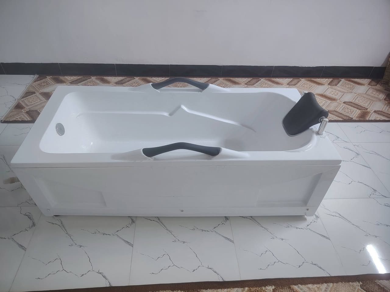 سلام عليكم بانيو كلش جديد الشراي يخابر ويدلل المكان عروبه يم جسر الرابع ***********
