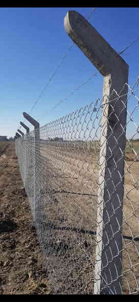 أسعار المتر مع الكرسته والعمل تبدأ من 5,000 إلى 10,000 دينار
نماذج من أعمالنا في تركيب سياج B.R.C بجادر وبدون جادر
 أعمالنا درجة أولى بمواد أصلية ومواصفات عالمية
 فريق فني متخصص لضمان الجودة والاحترافية في العمل.
 نغطي جميع محافظات العراق لضمان الوصول إليكم أينما كنتم.
 لسنا الوحيدين، لكننا نطمح أن نكون الأفضل من خلال تقديم خدمات دقيقة وسريعة.
📞 للاستفسار، يرجى مراسلة الصفحة من الزر أسفل المنشور أو التواصل على الأرقام التالية:
0780 645 2314 واتساب
***********  (واتساب)
***********
