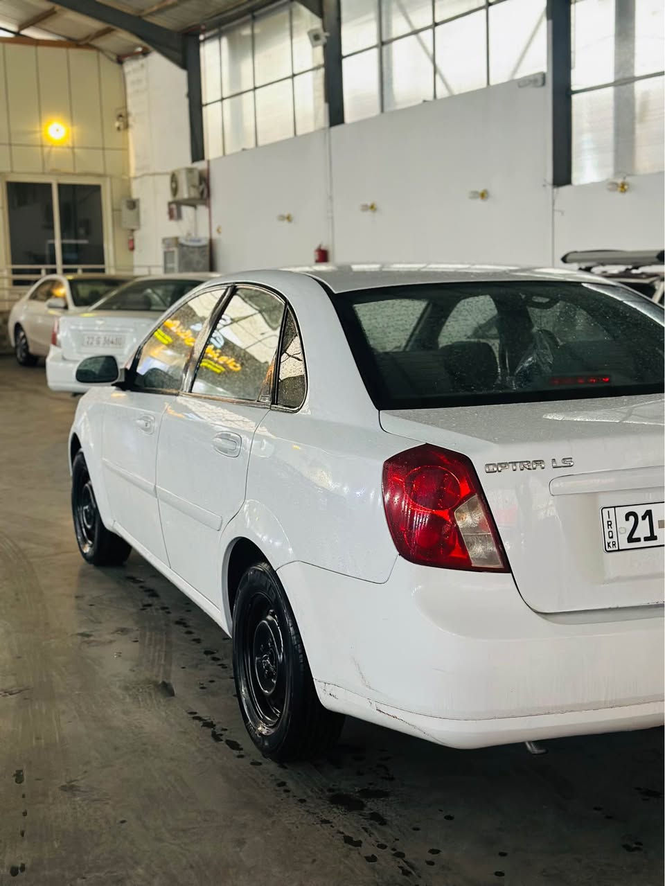 شۆفلیت ئۆپترا مۆدیلی 2010
سەیارەکە بێ سبوخە دوو پەلە ساردی هەیە وە تەزەیەکی وردی هەیە ماباقی هیچی تر نیە
سەیارەکە چوار تایە ویلی تازی لەسەرە 
سەیارە سەنەوی نوێیە هەتا 
گێرو مەکینە بەشەرت وە مەکەینە تەنها قەپاخی کراوەتەوە 
سحری 76$وەرەقە و مەجالی کەم
ژمارە تەلەفۆن ***********
شوێن سۆران 
پێشانگای شێروان سوران, أربيل
