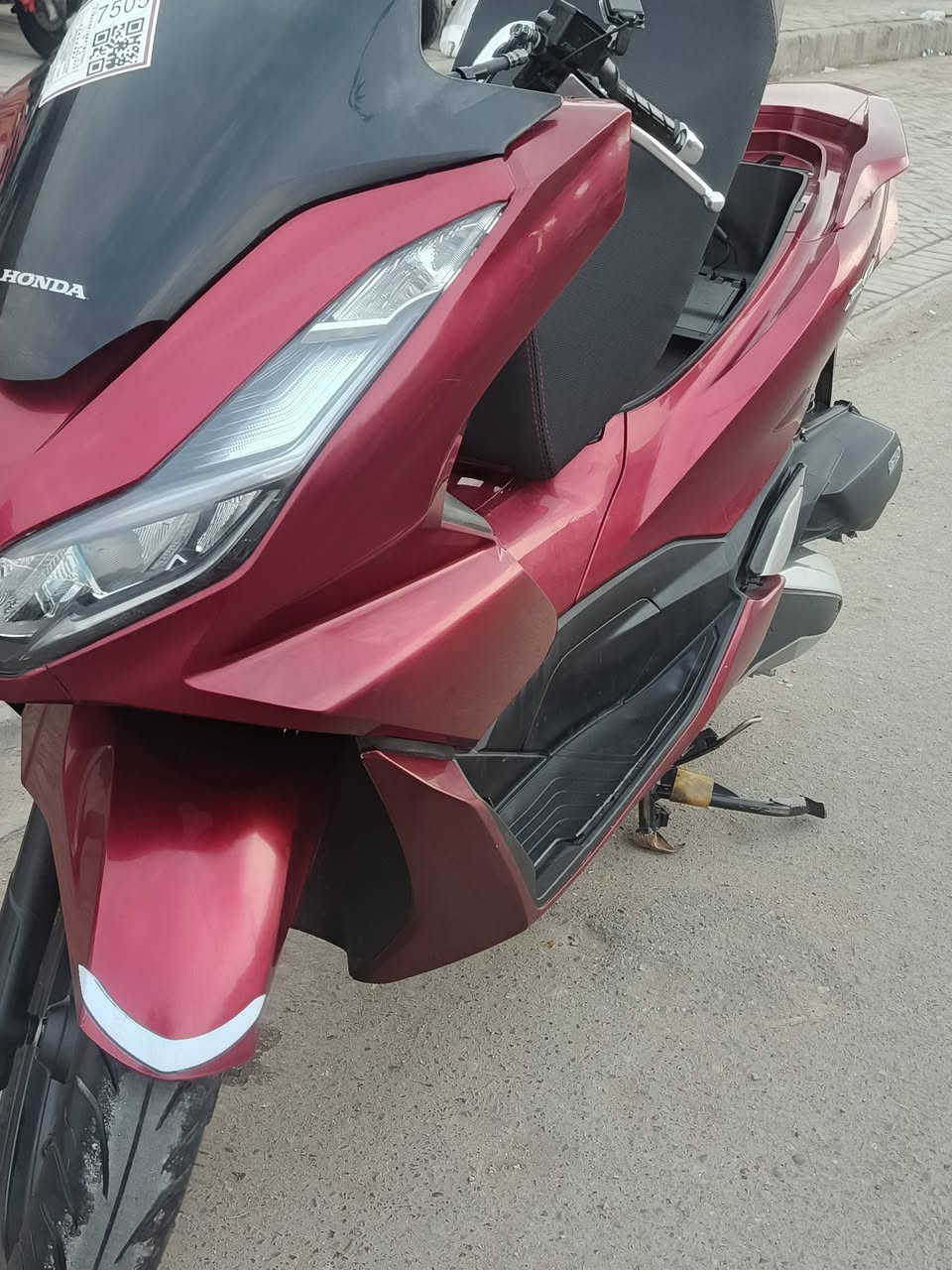 السلام عليكم دراجه pcx جيل الرابع ياباني اصلي الدراجه فول موصفات حساس ازدحام واستان حساب نظام abs ونظام jbs تحديد مواقع بلادي تراكشن كونترول  الدراجه كفالة عامه مكينه وكفرات صارلهه شهرين من نازله من الرمبه وصور مزادهه مال اليابان موجوده ابيعلك عل صور المزاد وممشى المزاد الدراجه ماشي اقل من 7 الالف يعني زيرو جديده بمعنى الكلمه الاستفسار ***********  مكاني مدينه الصدر رقم الواتساب ***********
