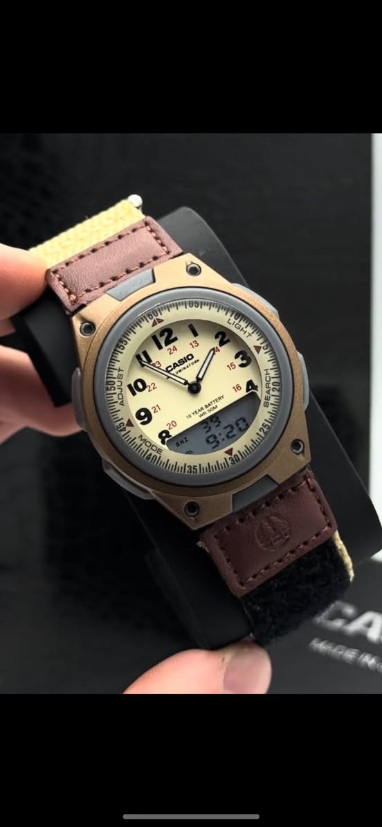 ⌚ ساعة كاسيو CASIOرجالية فخمة
تصميم كلاسيك + سبور بنفس الوقت 🔥  

هيكل قوي بلون ذهبي مطفي مع سوار جلد بني أنيق  

تجمع بين العقارب والشاشة الرقمية لراحة أكثر بالاستخدام  

✔️ مقاومة للماء  

✔️ بطارية تدوم لسنوات  

✔️ مناسبة للطلعات والاستخدام اليومي  

✔️اناره

💰 السعر: 23 ألف فقط  مع توصيل

🚚 توصيل متوفر لكل المحافظات  

📩 للحجز راسلنا خاص


**إذا كنت صاحب هذا الإعلان وتريد حذفه لأي سبب، رجاءا أرسل رسالة إلى الدعم الفني**