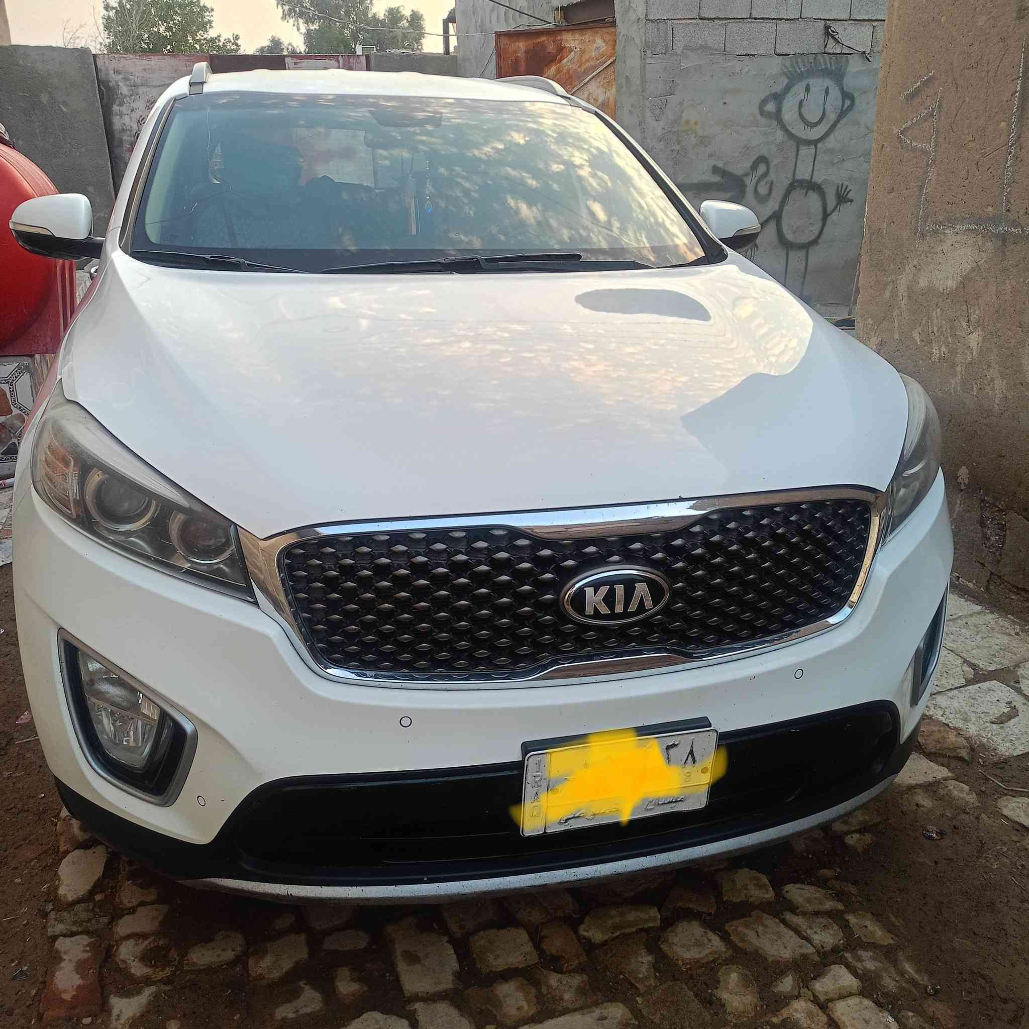 السلام عليكم للبيع اومراوس سيارة سورنتو 16خليجي محرك 6 سبعه راكب ثلث قطع تبريد رقم  ميسان بسمي السياره مكفوله كير محرك حادث السياره حلوه فقط دحجه قليله باب السايق باقي كفاله السعر 215 بيه مجال قليل ..*********** بيه واتساب
