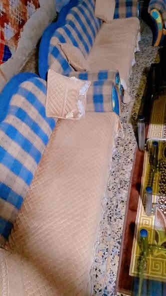 السلام عليكم تخوم تفصال للبيع زائد خمس طبلات نظيف كلش ولا شخص بيه التصوير ظالمه هواي السعر 450 وبمجال الرقم ***********
