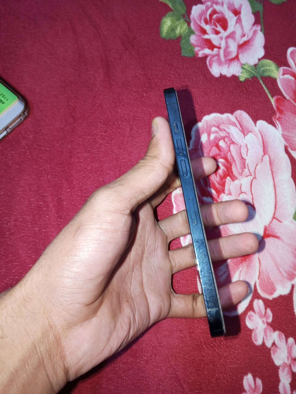السلام عليكم ايفون ١٢ برو ماكس للبيع السعر ٤٠٠ وبي مجال
بطاريه ٨٤ مثل ما موضح بالصوره بلادي 

كامرات فول تصوير احترافي راقي 

مبدل شاشه تفصيخ يعني هم تكدر تكول بلادي 

الضهر مفطور مثل ما موضح بالصور 

المكان كربلاء 

رقم ***********
