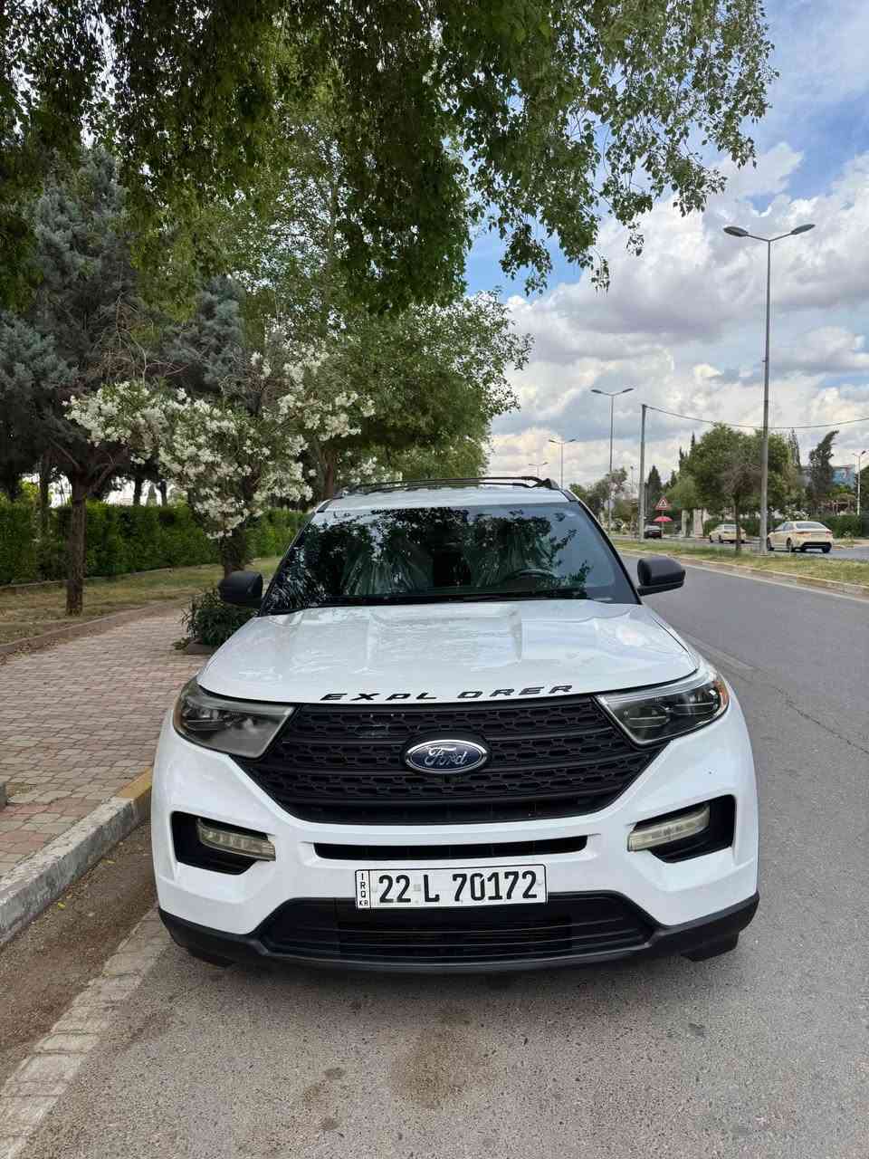 فورد ئيكسبلورر 2021
السيارة 7 راكب بوليسية لكن مبدلة بالكامل ،مصروفة عليها خيالي .. 
6 سلندر بدون تيربو
دبل اكسل دفع رباعي 
كشنات جلد و كهرباء سياحي مغيرة
كاعية و دوسات مغيرة
بصمة و شغال 
دشبول كاربون فايير 
سماعات امبريفاير
شاشة ايباد 
جمجات سقف
تبريد مركزي قطعتين 
ويلكب رياضي 
لايتات أمامية مبدلة و برجكتورات  مضافة
شباك امامي مبدل 
بطاين اربع بيبان مبدلة 
شواصي بشرط 
مهندس محمد *********** أربيل, العراق
