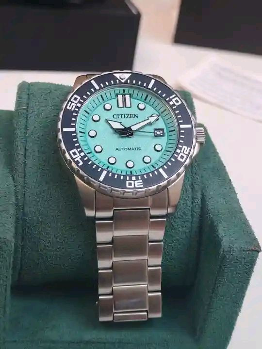 بسمِ الله ، والصَّلاة والسَّلامِ عَلَىٰ رَسُولِ اللهِ  ﷺ.🌿
#مــزاااااد
ساعة #سيتيزن الأصلية ☑️
#البراند_الياباني 🇯🇵 المعروف  ، ساعة ياباني أصلي أوتوماتيك + تكويك، مصنوعة من الفولاذ المقاوم، طوق دوار #مستخدم نظافة جيدة جدا، للرجال😍

⬅️ رتيل الساعة ≈ 300$

يبدأ المزاد من 10$ والرفعة اقل شي 10 $ والسوم بالدولار $

🔸 المزاد #عرض و #سوم و #طلب وأمر البيع طيب بأذن الله تعالىٰ 🤲

#يبدأ من الآن و #ينتهي يوم غدٍ إن شاء الله الساعة الثالثة و 45 دقيقة مساءً

 ☑️ للأعتماد أولاً : أرسال العنوان الكامل ورقم التلفون .

والتوفيق من الله للجميع 🤲

🔴 المواصفات :
▫️موديل ياباني أصلي وكالة رجالي
▫️مكنة أوتوماتيك 21 حجر
▫️مكنة كشف 
▫️مينة تفنى 
▫️طوق دوار
▫️الساعة بالكامل من الفولاذ المقاوم للصدأ / مطلي PVD
▫️مقاوم للماء الماء 100 متر 💦
▫️منفذ تاريخ شهري 
▫️أميال وعلامات مضيئة في الظلام 
▫️القطر 43 ملم

🔹الحاله مستخدم  نظافة جيدة جدا 😍

وتكدرون تبحثون على تفاصيلها أكثر 🌹
 
تأتي مع العلبة الاصلية فقط  .. 

🚖 يوجد توصيل الى جميع محافظات عراقنا الحبيب 🚖


**إذا كنت صاحب هذا الإعلان وتريد حذفه لأي سبب، رجاءا أرسل رسالة إلى الدعم الفني**