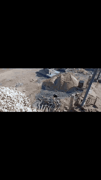 شغل ونجي طابوق مصاعد تراب اللي عنده يخابرنا ***********
