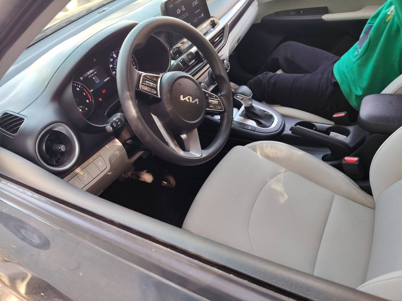 للبيع فورتي امريكي دعاميه خلفي بامريكه هنا بيه جاملغ سياره جديده داخل لونين كامره رادر سونار بيه عنوان بغداد الرصافة
سعر 147 بيه مجال
هاتف ***********
