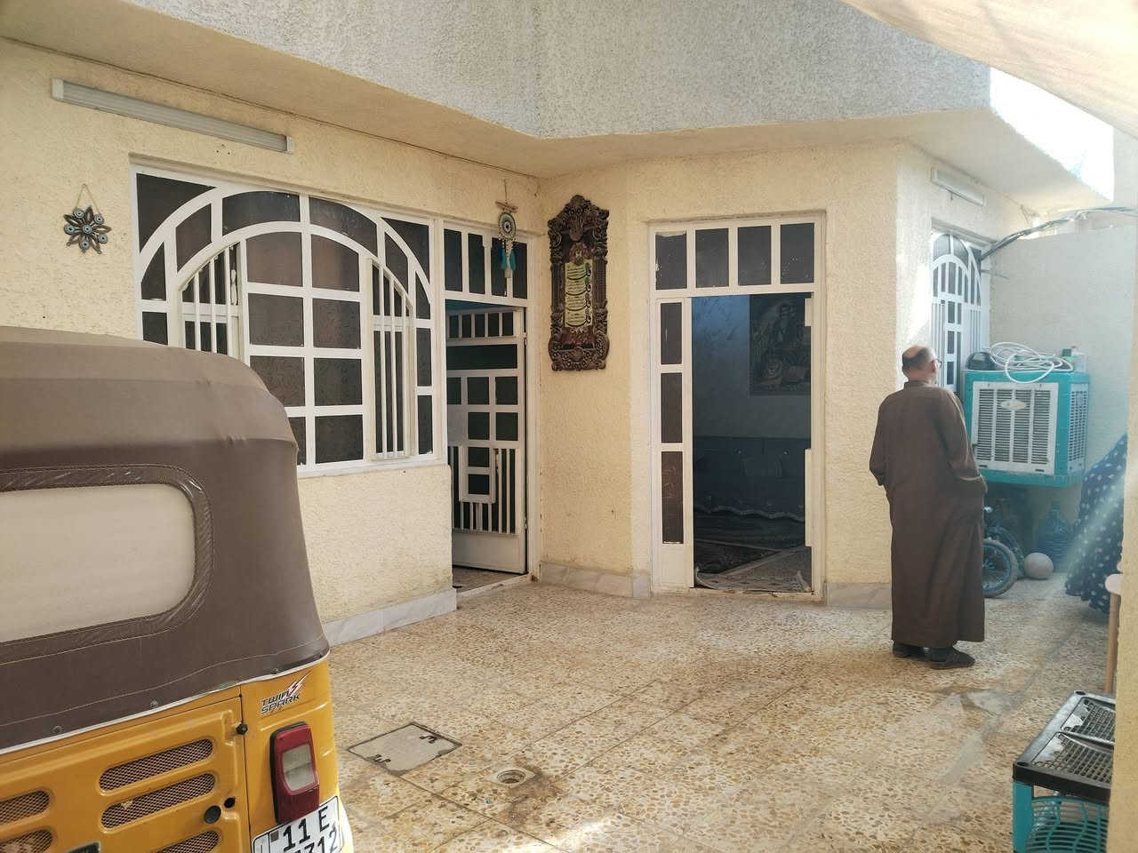 السلام عليكم دار زراعي  للبيع مساحة ١١٠م مربع يحتوي الدار على كراج واستقبال وغرفة نوم وصال كبيره وملحقاته وغرفه وصاله وسطح القاط الثاني السعر 85 وبي مجال العنوان بغداد الحبيببه حي الزهراء منطقة ال 100 للاتصال واتساب وهاتف على هذا الرقم *********** غير متواجد على فيس
