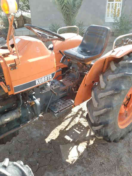 كابوته 86باله جديد 3بستم مامفتوحه ولابرغي على وضع الشركه
لاصرف ولاتبخير مكفوله 
مع رفاسه وفدان ومعدلان 
للاستفسار على الرقم ***********
ابو داود الجبوري
