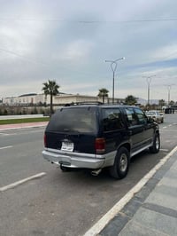 اكسبلورر • ٢٠٠٠ • ٤٠٠٠