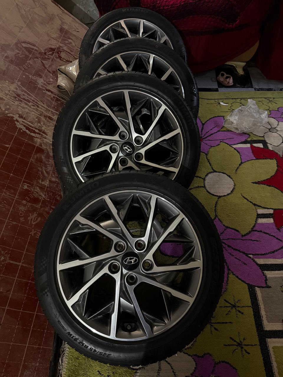 سلام عليكم الغوالي عندي وياله مال الانتره 20 للبيع للستفسار اتصل *********** /***********
