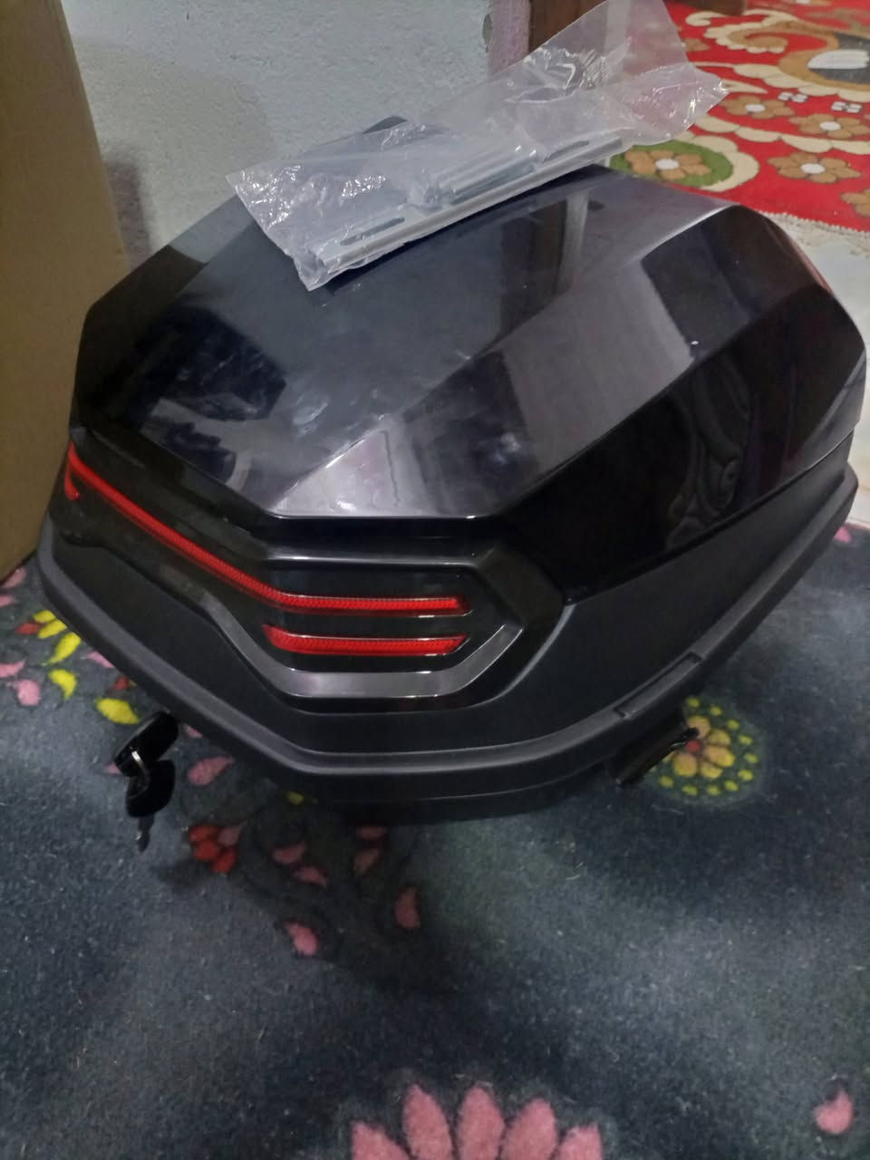 سلام عليكم صندوك دراجه يرهم عله جميع الدراجات
واتساب 
***********
