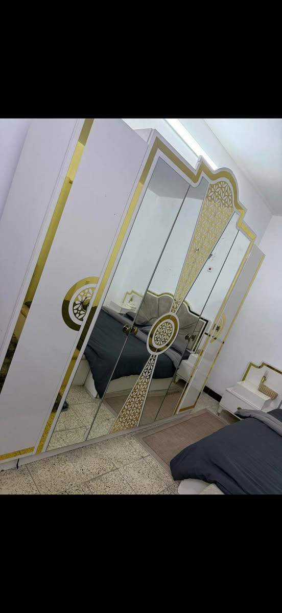 السلام عليكم غرفه 9 قطع للبيع
ضررها موضوع بلصور ماشره عليه 
السعر 500 
عنوان شعب


**إذا كنت صاحب هذا الإعلان وتريد حذفه لأي سبب، رجاءا أرسل رسالة إلى الدعم الفني**