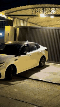 Kia Optima 2019
فئة (Fe)
الموصفات
كامره  خلفيه .
حساسات خليفه .
حساسات  جانبيه .
مانع  تصادم  .
تثبيت مسار .
رادار امامي .
تحكم بل مري .
شاشه كبيره كار بلي .
اشاير بل مري .
لايت Led  
داخل Led
 موصفات الfe  معروفيه .
*ضرر السياره فقط جاملغ الأيمن بارد والبنيد كشر الصبغ مالته أني صابغه بدون أي ضرر . للستفسار الأتصال تحياتي للجميع وأسف على الاطاله . 
السعر  140ورقه بيه مجال 
مكاني بغداد 
*********** بي WhatsApp
مكلف بالنشر...
